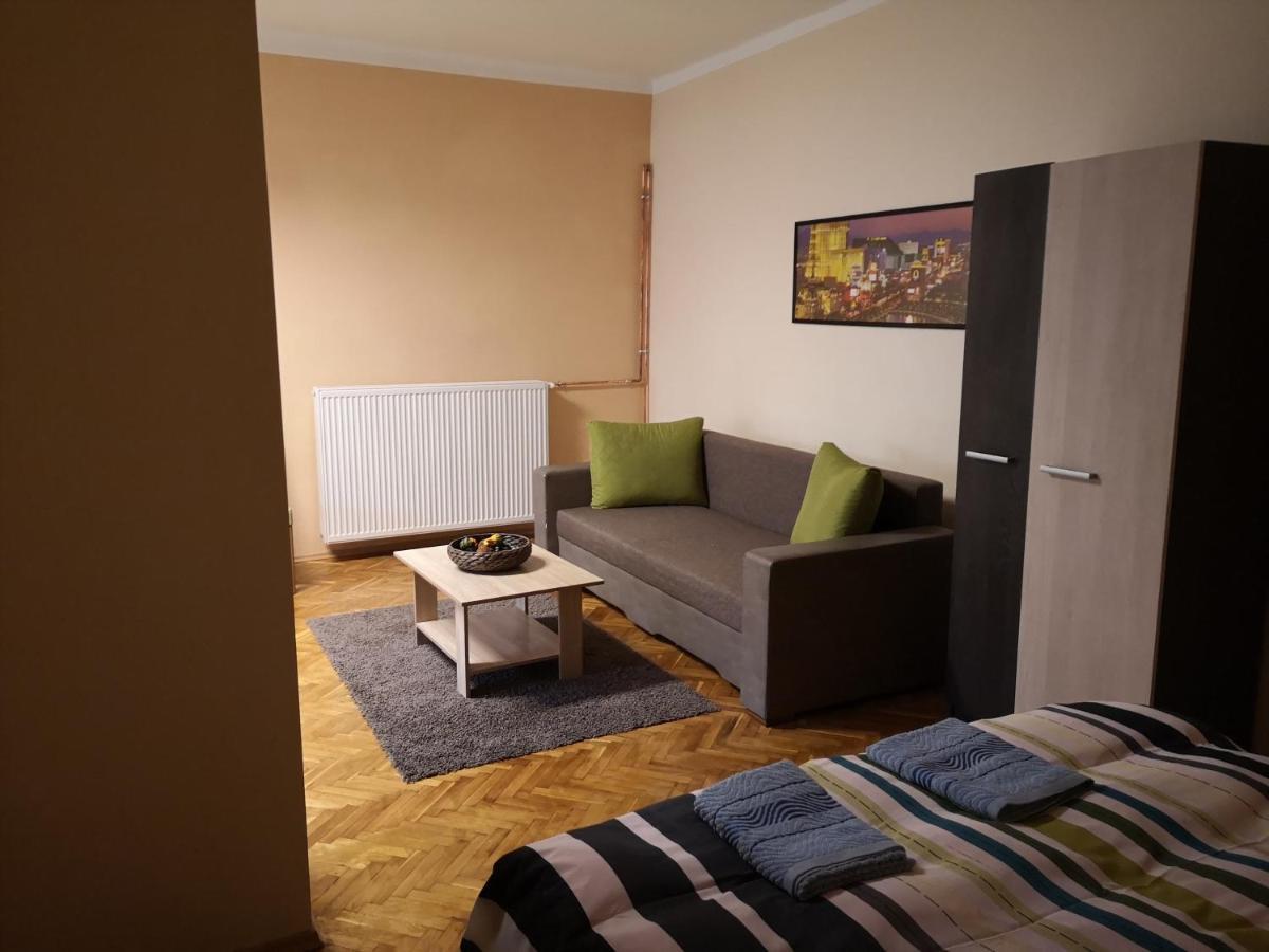 Veva Apartman - Eger Maganszallashely Dış mekan fotoğraf