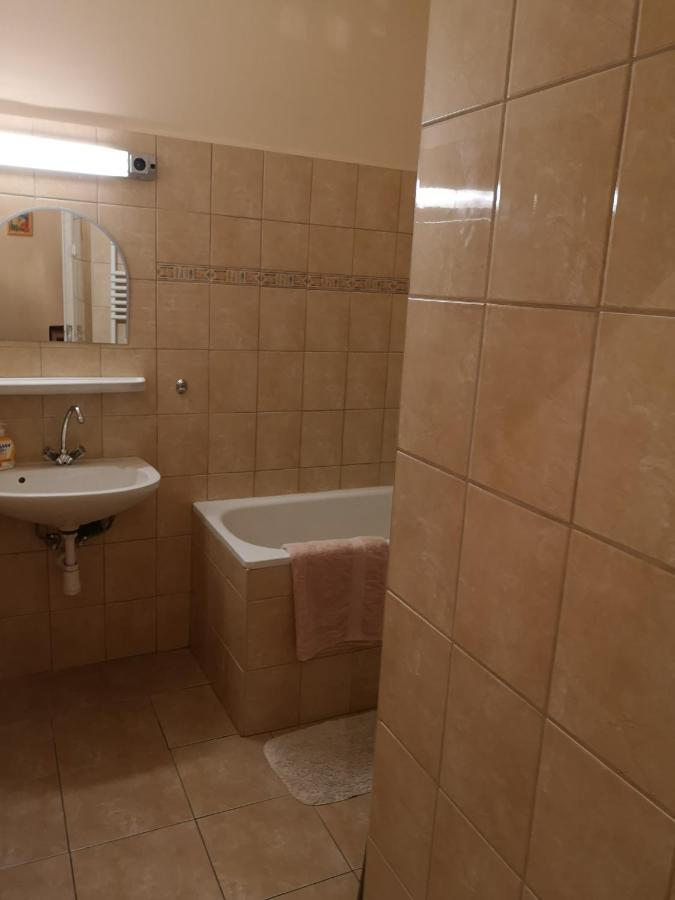 Veva Apartman - Eger Maganszallashely Dış mekan fotoğraf